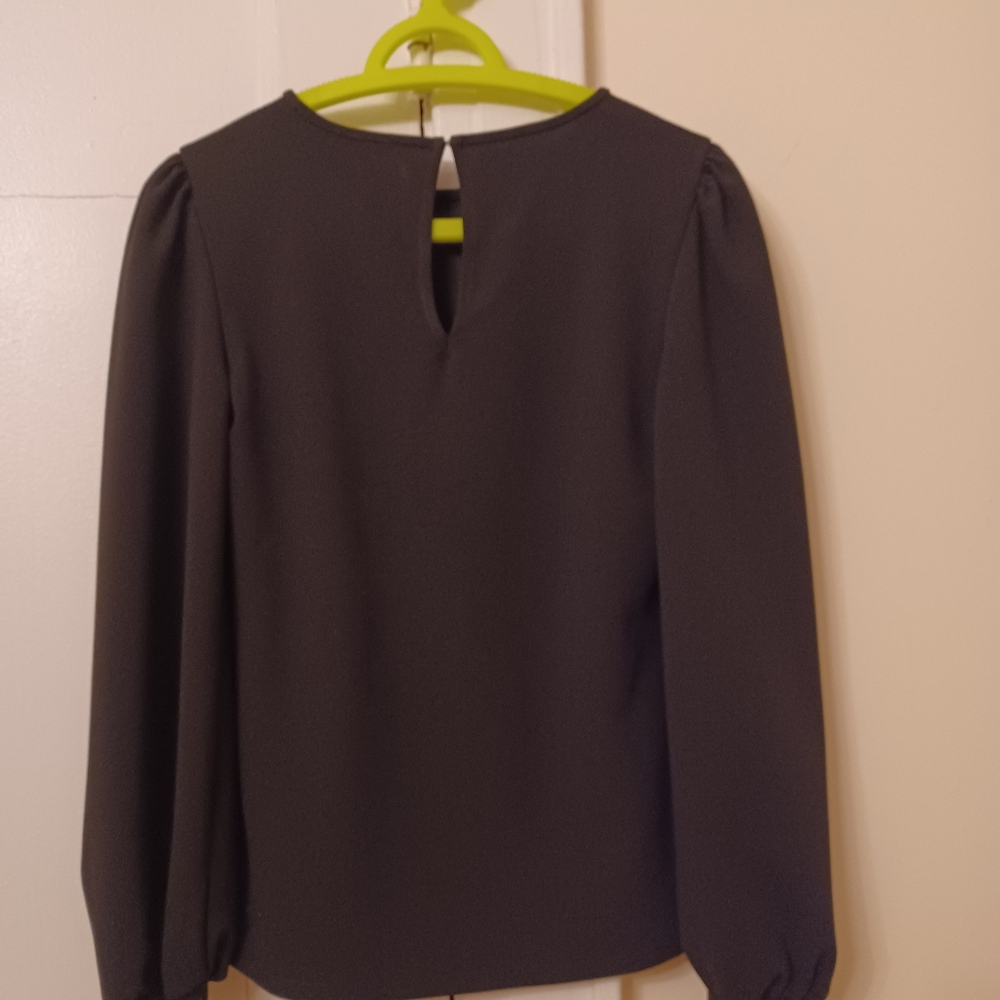 EXPRESS TOP IN BLACK - Picture 3 of 5